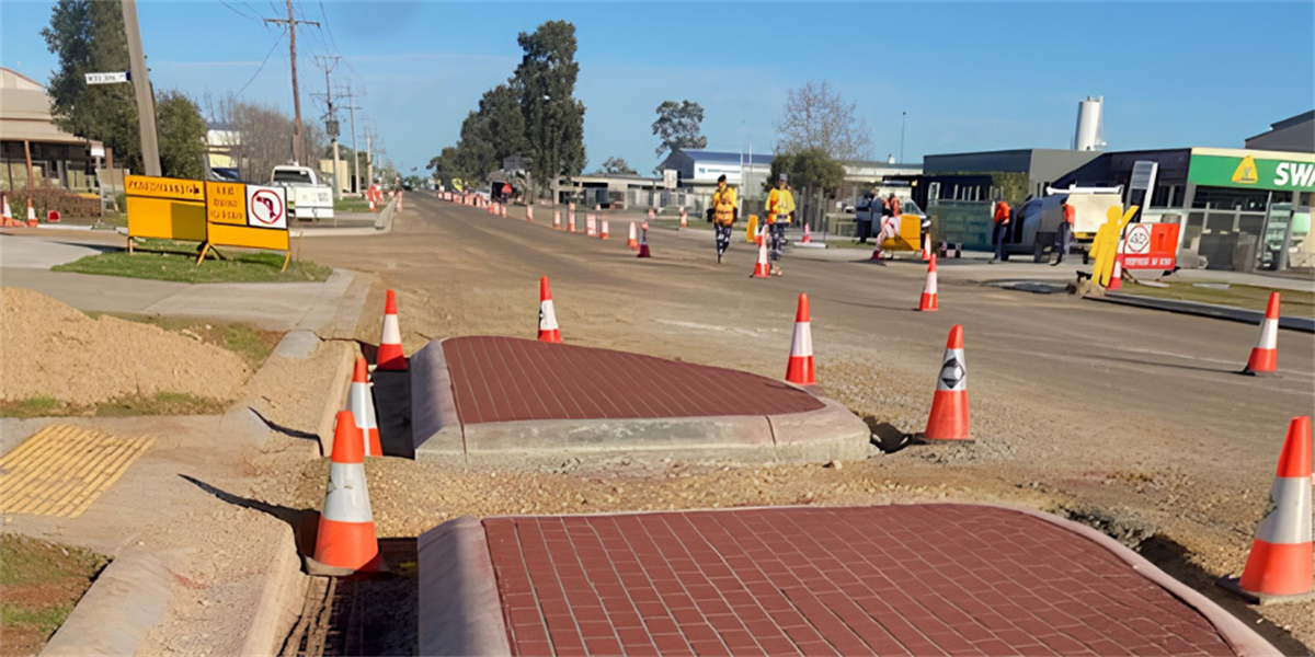 Businesses remain open throughout Karinie Street reconstruction