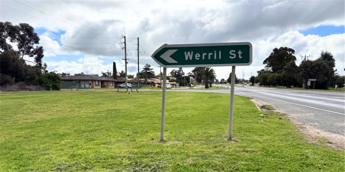 Werril Street turn off sign.png